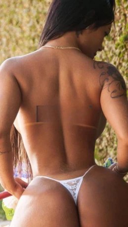 Blenia Santos — 1 / 5