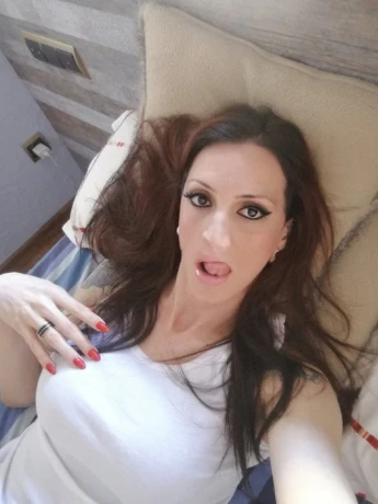 Amanda Deluxe — 6 / 9