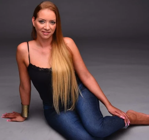 Audrie Farell — 2 / 8