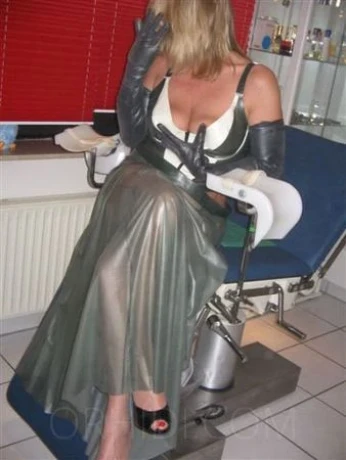 Lady Bizarr - Studio+Gyn.-Stuhl vorh. — 2 / 16