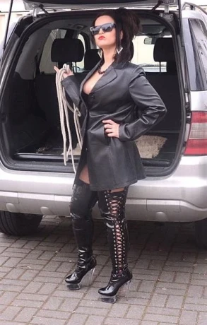 MISS ALEXA — 2 / 3