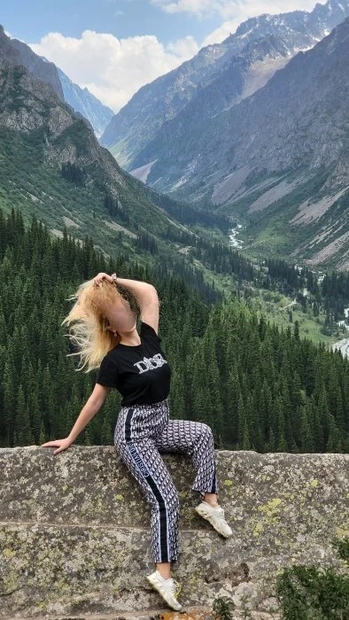Melania Gfe — 7 / 11