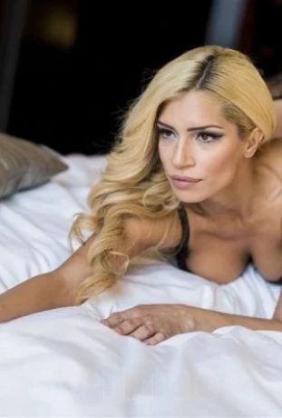 Alexandra Milf — 4 / 5