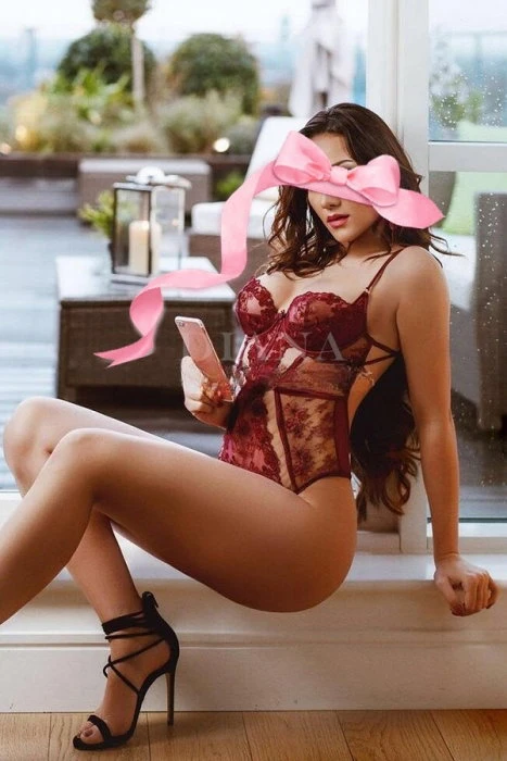 Alexa — 2 / 3