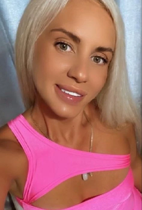 Adelina, Escort, Messina