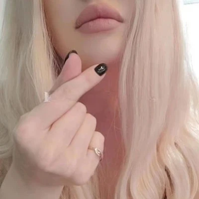 Alice, Escort, Al Munayzilah