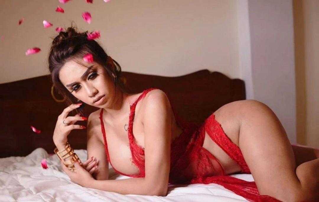 BigbootyJullia — 6 / 12