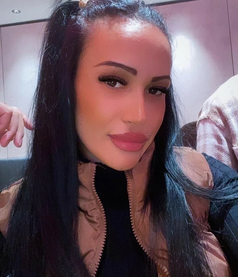 Vanessa, Escort, Traun