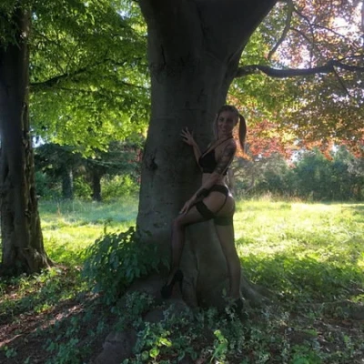 Yakira, Escort, Passau