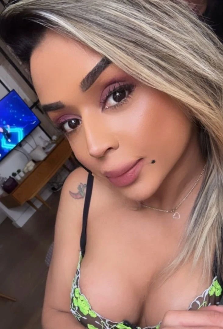 Sabrina fer — 2 / 12