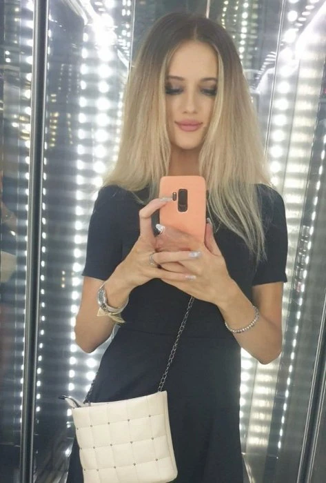 Ivanka — 3 / 8