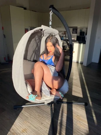 TS Vanessa — 20 / 24