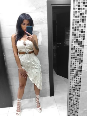 Amaya Amires — 3 / 12