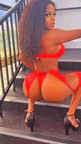 Bella Belluthi — 3 / 12