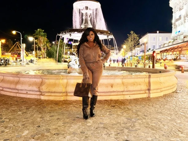 Lais Grosse bite — 9 / 12