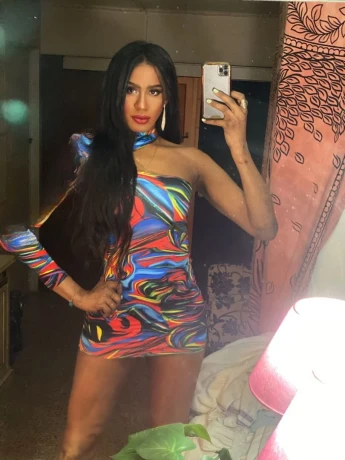 Dayana Mendoza — 11 / 12