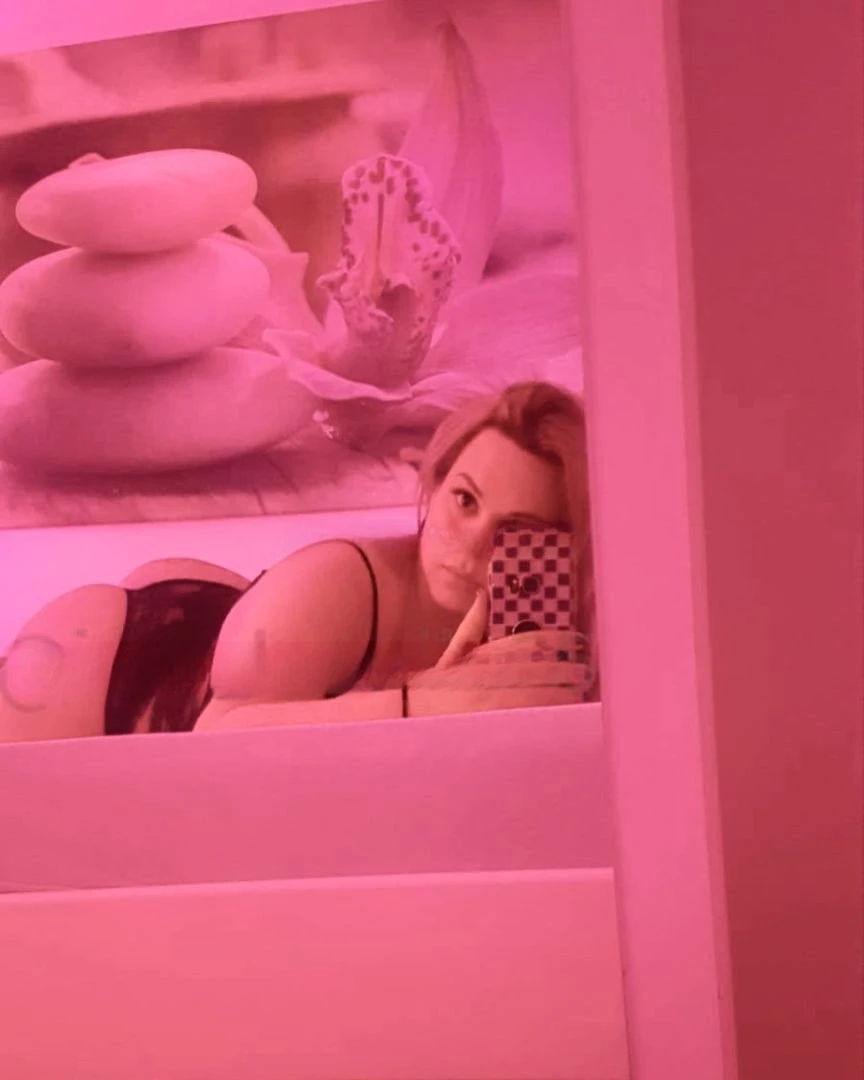 Kamila Hot — 2 / 9