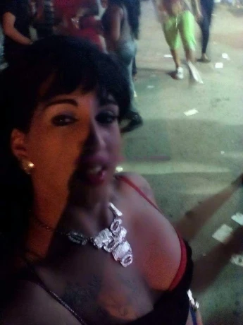 Nataly Cueto — 2 / 5