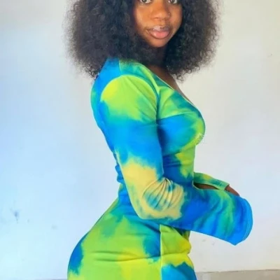 Bella, Escort, Ahmadi