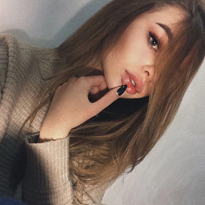 Ksenia — 3 / 6