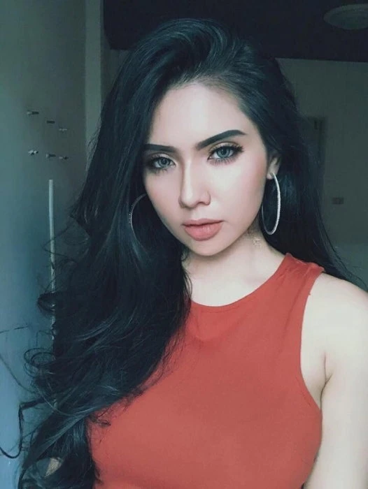 Eva — 2 / 7