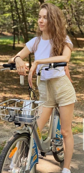 Alina — 2 / 6