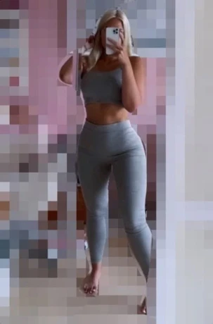 Mia Deutsch — 4 / 10