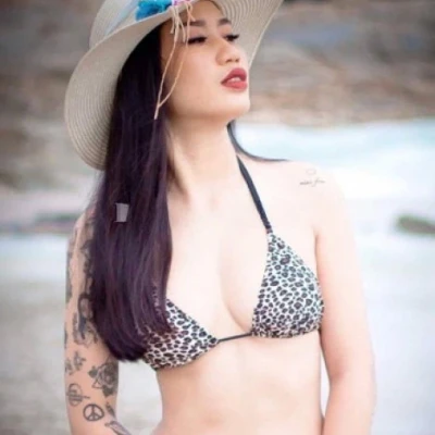 Four, Escort, Kalasin