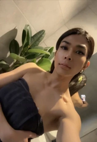 Ladyboy-kate — 18 / 25