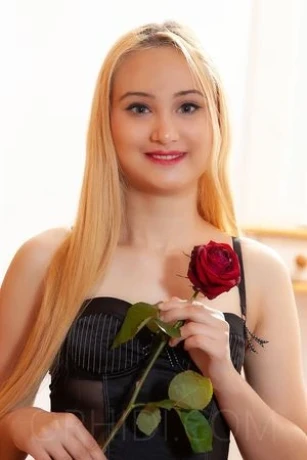 SINDY - Blonde Haare und natürlicher Körper mit weißer Haut — 2 / 8