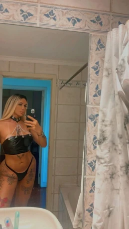 Nikole Jolie — 1 / 12
