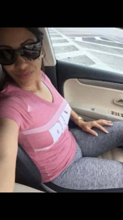 Razqeeberry, Escort, Wolverhampton