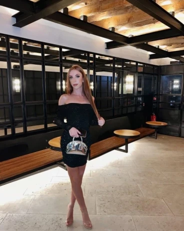 Alicia Albuquerque — 3 / 6