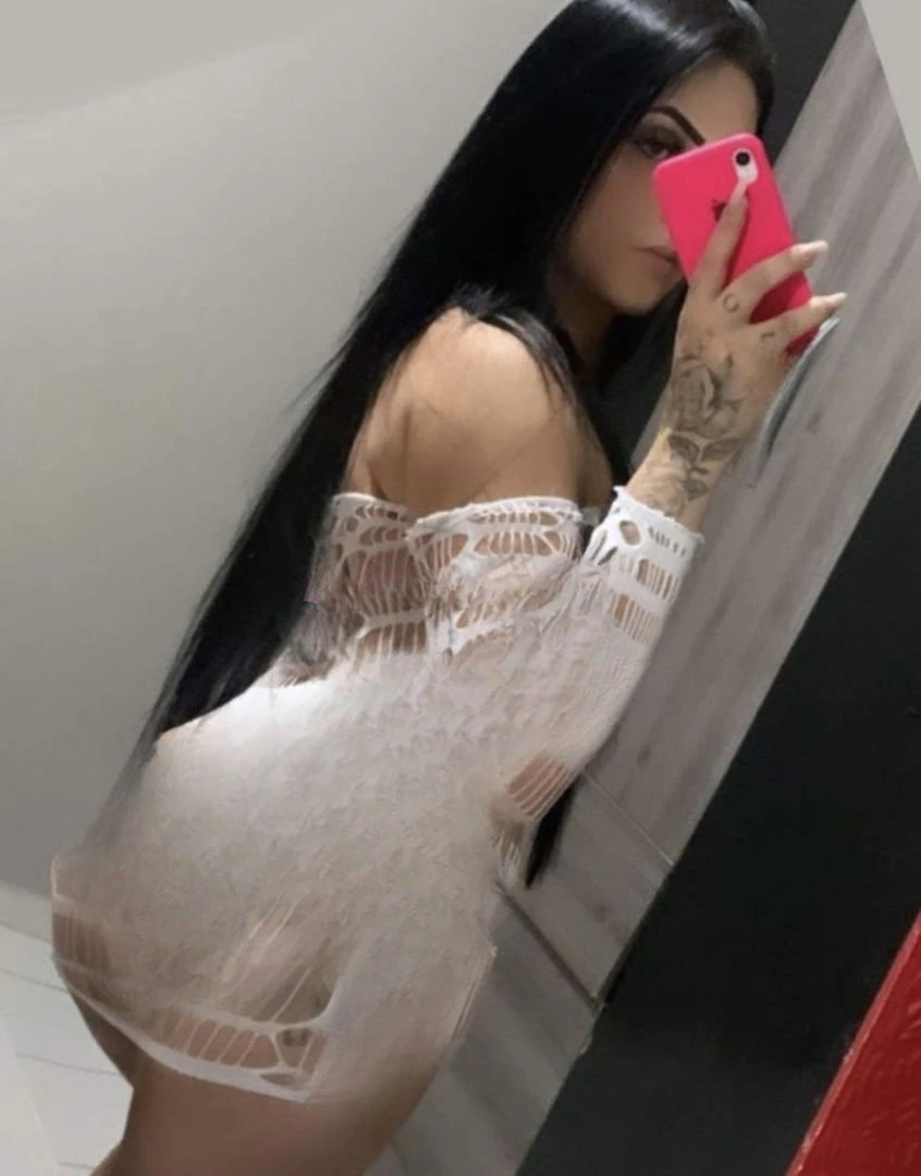 Larissa silva — 9 / 12