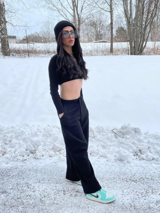 Sasha — 4 / 6