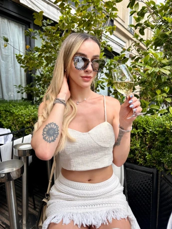 Clara Ludovice — 7 / 15