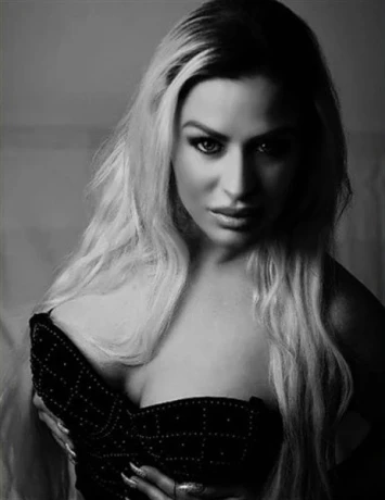 German Emily Curvy — 3 / 7