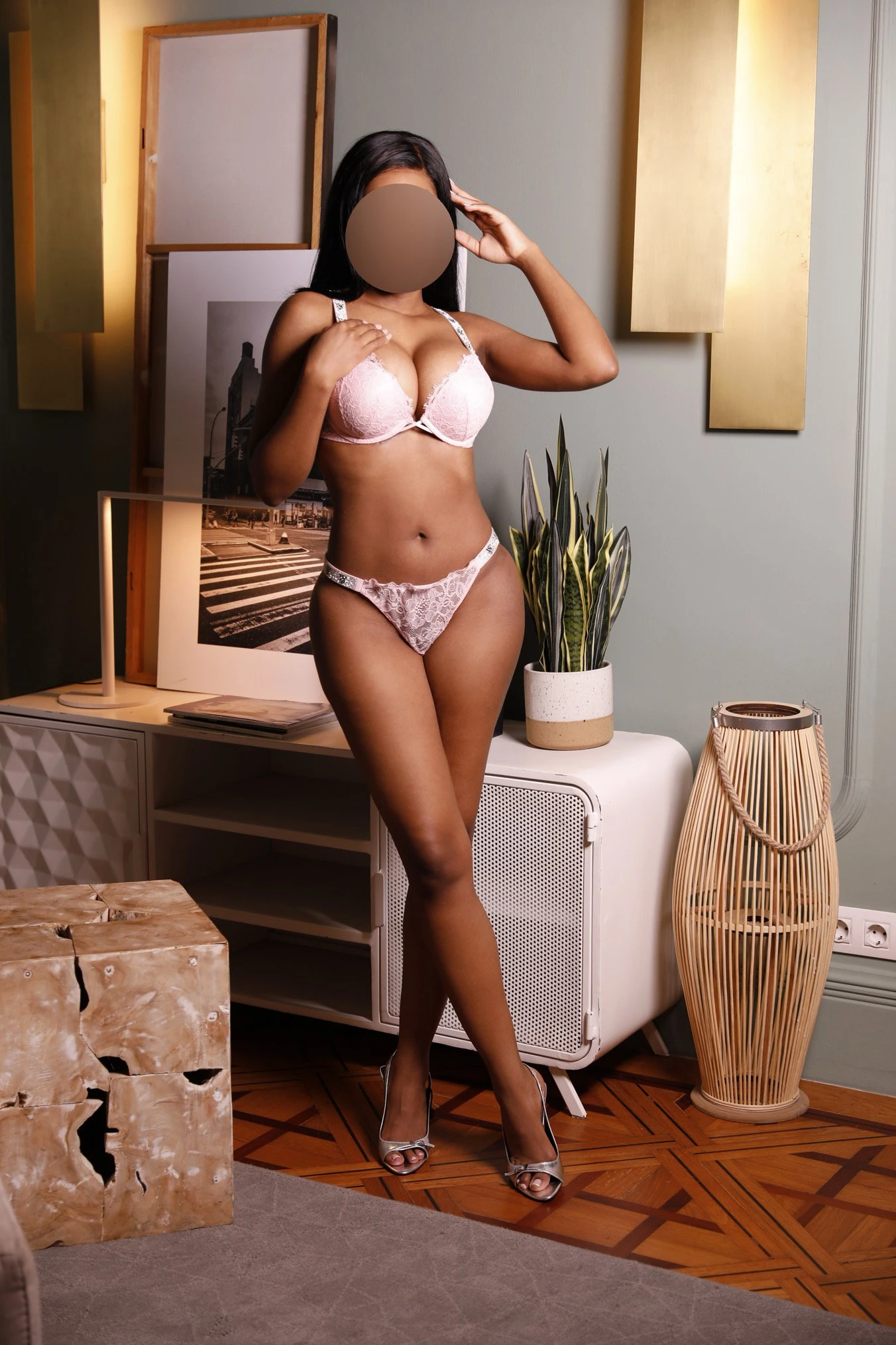 Briana — 2 / 6