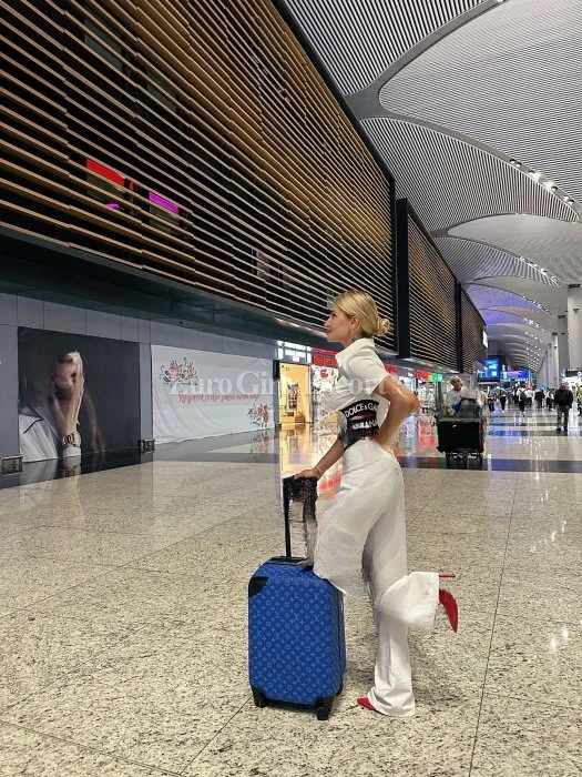 Juliya — 4 / 5