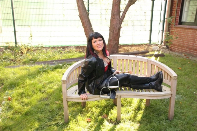 Lady Ronja Domina Klinikerin — 13 / 14