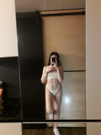 Julia Hot And Sexy — 3 / 6