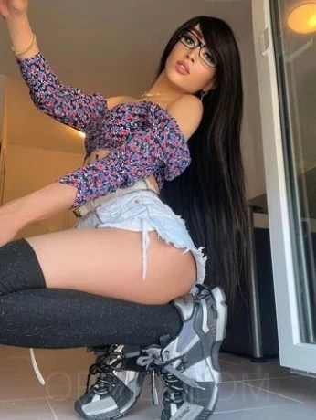 HighClass TsCharlotte — 15 / 20