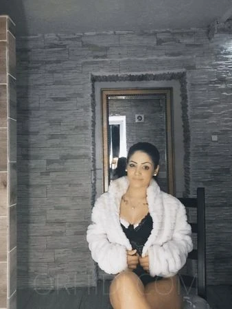 Jazmin - Die Zauberin im Wellness Paradies — 8 / 11