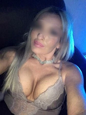 Vivien, Escort, Furth