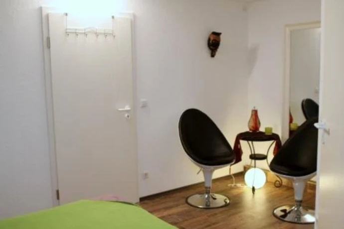 Hydron Erotische Massagen — 1 / 5