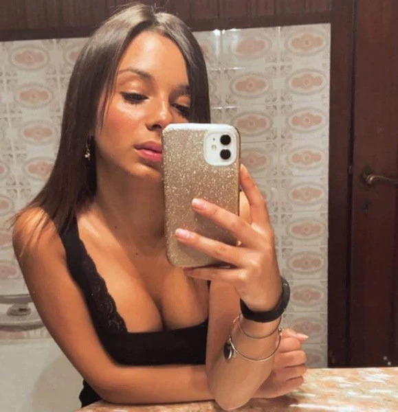 Natalie — 2 / 3