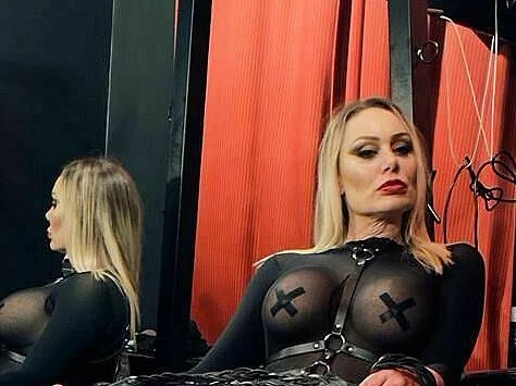 Madame M — 3 / 11
