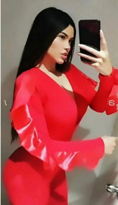 Daniella — 4 / 9