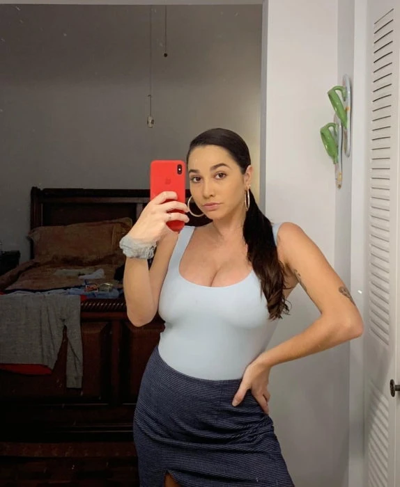 Maliya99, Escort, Ajax