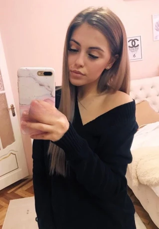 Abigail — 1 / 4